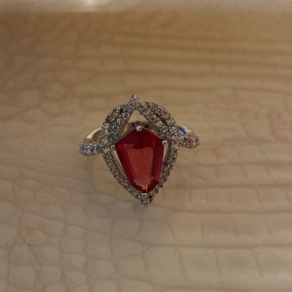 Silver ring - Picture 1 of 8